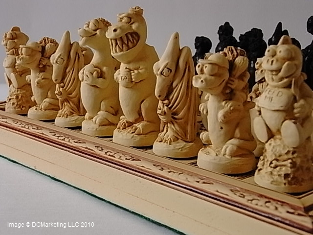 16 piezas para empezar …  Chess board, Chess pieces, Daniel tiger  birthday party